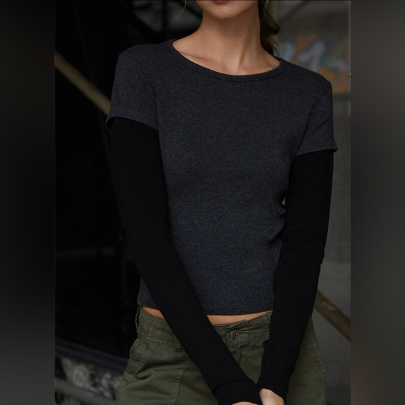 Layered long sleeve short sleeve, super comfortable. Good quality. - Picture 1 of 7